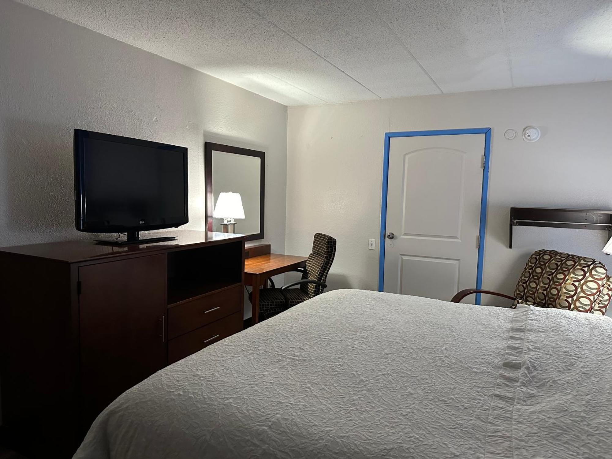 American Inn & Suites Bishop Airport Flint Exteriör bild