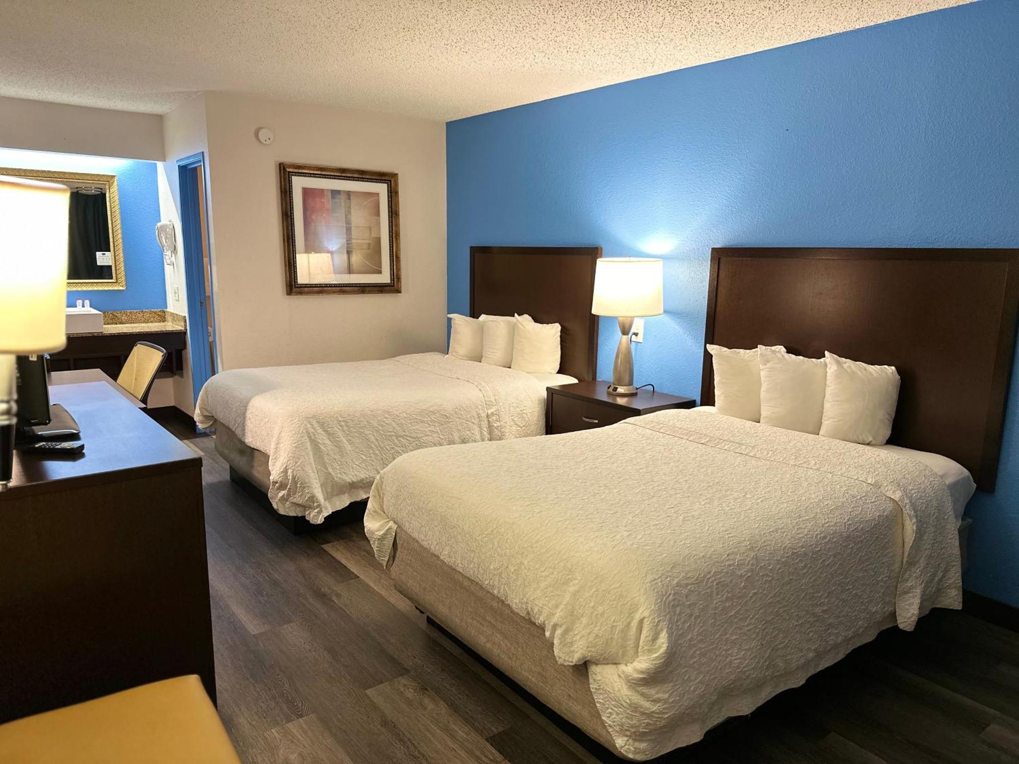 American Inn & Suites Bishop Airport Flint Exteriör bild